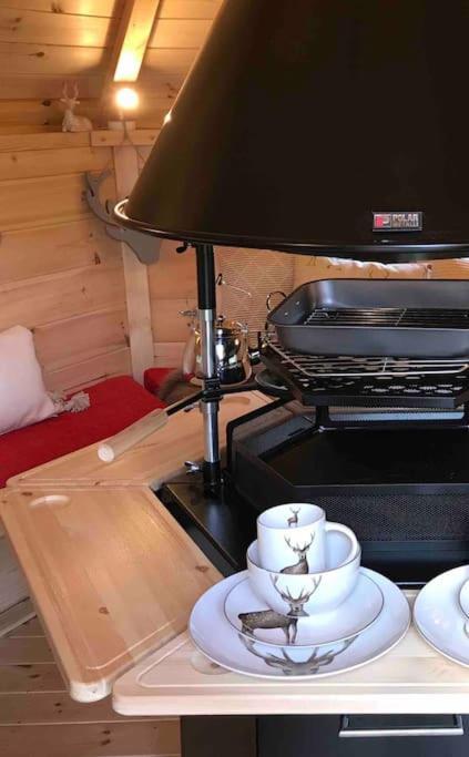 Romantic Treehouse With Hot Tub & Bbq Lodge Praze an Beeble Exterior foto